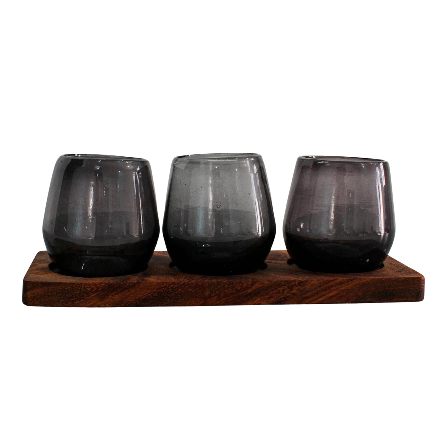 3 vasos para whiskey de vidrio soplado de 14oz (414ml) color humo con base de madera parota