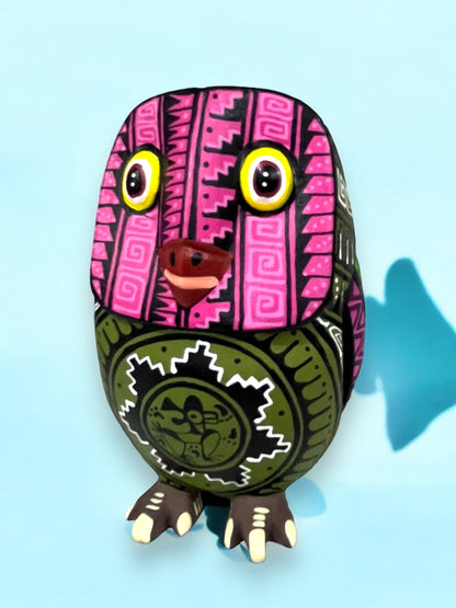 Búho Rosa y Verde